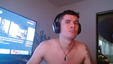 Snapshot of miaou_miaou chatting on January 2, 2:11 am miaou_miaou online show from January 2, 2:11 am