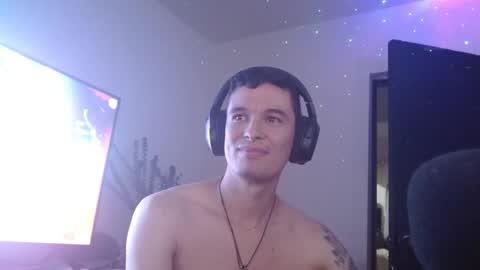 Snapshot of miaou_miaou chatting on January 13, 4:07 am miaou_miaou online show from January 13, 4:07 am