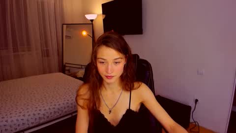 Mia online show from September 16, 8:12 pm