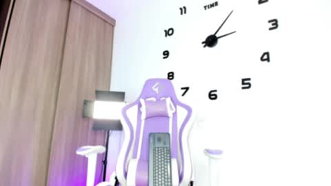  180126  - starts at 1400PM  online show from April 22, 8:10 am