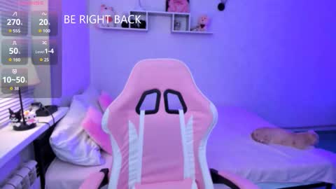 Snapshot of miascarlettttt chatting on October 14, 7:39 pm Mia online show from October 14, 7:39 pm