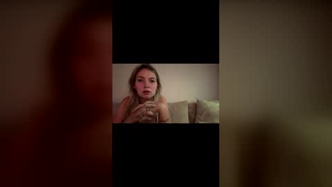 miasmith_001 online show from April 22, 11:12 pm