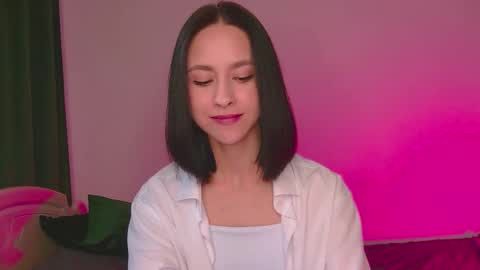 Mia online show from September 15, 9:00 am