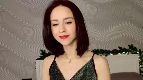 Mia online show from December 23, 10:10 am