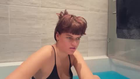 Mia  online show from December 15, 3:52 pm