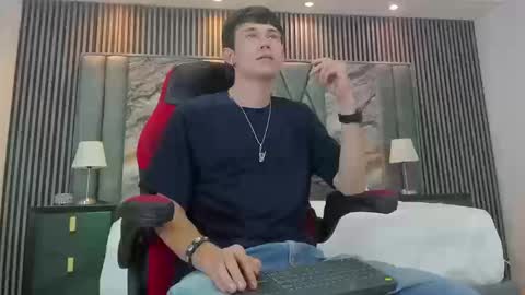 Michael online show from September 19, 8:45 pm