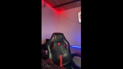 michael independent model  online show from February 23, 9:59 pm