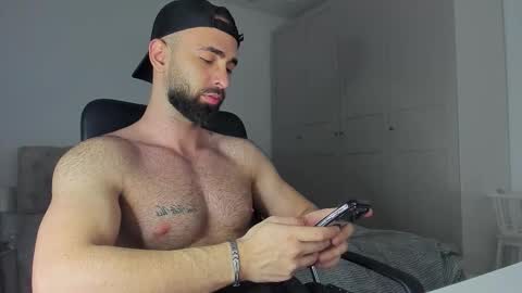 MichaelEvansx online show from February 14, 1:41 am