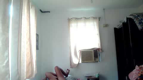 My name is Kel 18. 53 short and petite... online show from November 18, 3:20 am