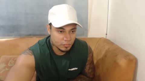 Snapshot of michelle_allen0104 chatting on December 12, 12:01 pm michelle_allen0104 online show from December 12, 12:01 pm