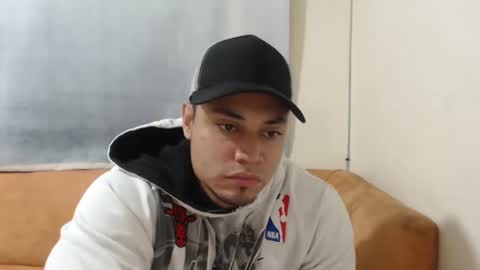 Snapshot of michelle_allen0104 chatting on January 22, 10:18 am michelle_allen0104 online show from January 22, 10:18 am