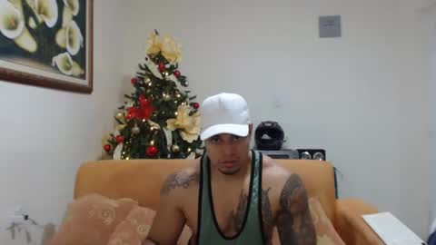 Snapshot of michelle_allen0104 chatting on December 5, 9:00 am michelle_allen0104 online show from December 5, 9:00 am