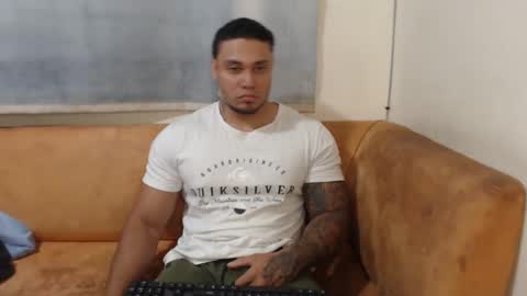 Snapshot of michelle_allen0104 chatting on October 12, 3:21 am michelle_allen0104 online show from October 12, 3:21 am