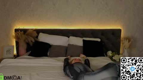 michelle_blond online show from April 19, 1:28 am