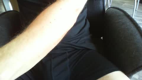 midlifemuscle17941 online show from April 22, 9:38 am