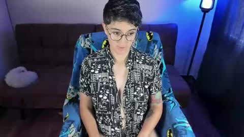 Blue online show from March 10, 3:27 pm