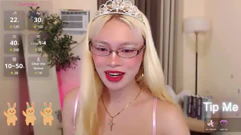 Marie Antoinette online show from May 18, 4:35 pm