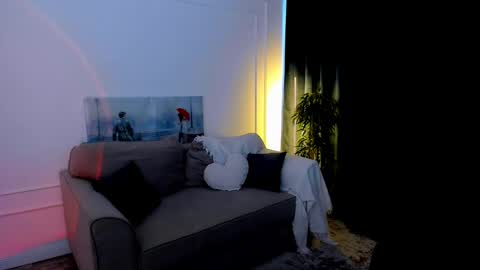 midnighteaura online show from May 20, 12:22 pm