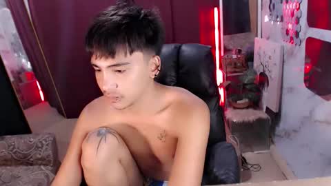 Kitty online show from December 3, 8:42 pm