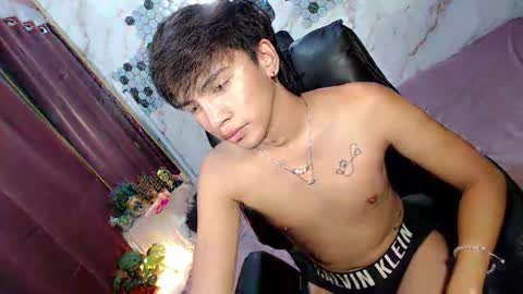 Kitty online show from April 13, 12:15 am