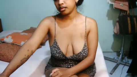 miel_07 online show from April 7, 7:27 pm