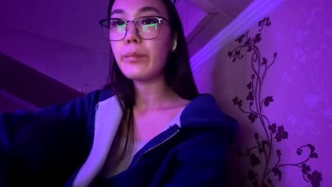 migdaliafenlon online show from October 18, 4:44 pm