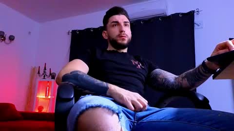 MightyAaron online show from February 1, 3:36 am