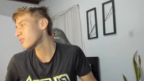 Miguel Hernandez online show from February 15, 10:42 pm