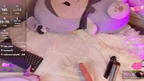   online show from November 23, 4:38 pm