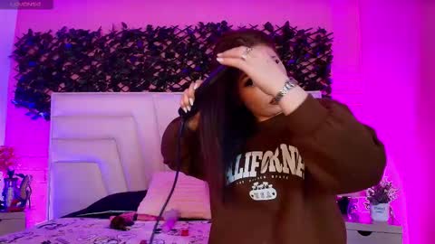 Miia Paris online show from February 25, 5:11 am