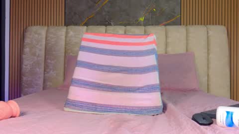 miia scoott  online show from January 16, 12:36 pm