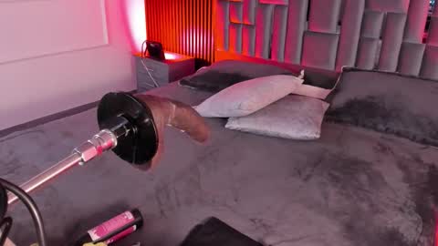 Mia Monroe online show from February 20, 6:26 am