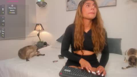 Mia Coopper online show from October 9, 3:01 am