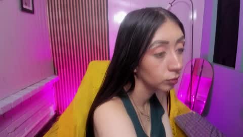 miilu  online show from March 18, 3:45 am