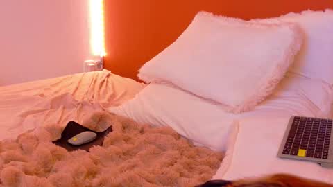 Amira online show from November 19, 6:13 am