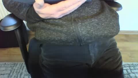 mik online show from February 5, 2:59 pm