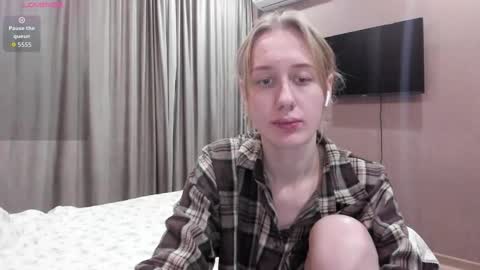 Mika online show from November 27, 10:06 pm