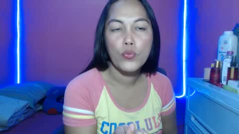 Snapshot of mikaella0528 chatting on March 12, 12:26 pm mikaella0528 online show from March 12, 12:26 pm