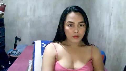 Snapshot of mikaella0528 chatting on December 21, 5:07 pm mikaella0528 online show from December 21, 5:07 pm