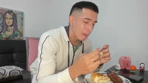 mike3xxx online show from October 30, 2:45 am