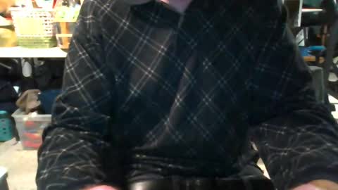 mikeb3200 online show from December 2, 4:46 am