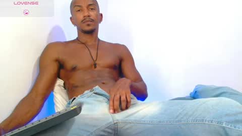 Snapshot of mikejaybr chatting on October 16, 6:51 pm         Mike Jay online show from October 16, 6:51 pm