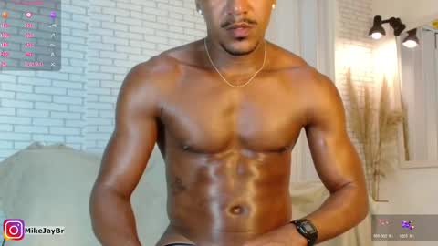 Snapshot of mikejaybr chatting on January 15, 3:11 am         Mike Jay online show from January 15, 3:11 am