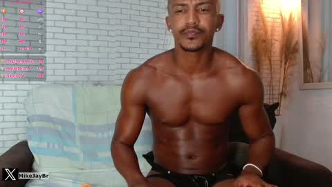 Snapshot of mikejaybr chatting on January 22, 6:52 am         Mike Jay online show from January 22, 6:52 am