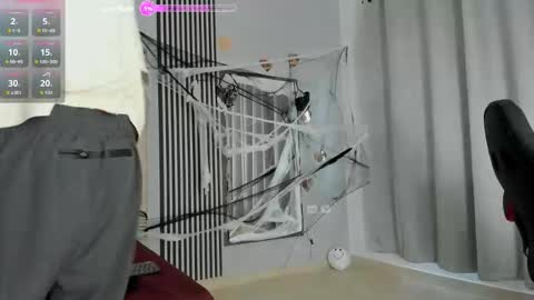 Snapshot of mikey_banji chatting on October 20, 12:32 pm mikey_banji online show from October 20, 12:32 pm