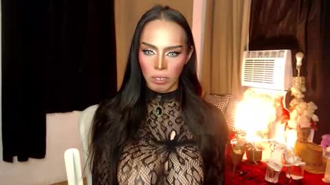 Mistress MikeyAlawi online show from November 12, 7:05 pm