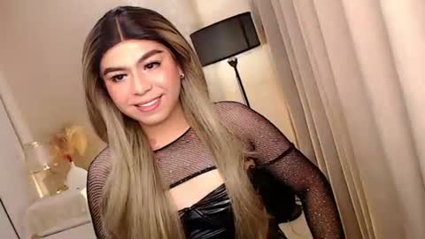 Theresa Luna online show from October 18, 5:17 pm