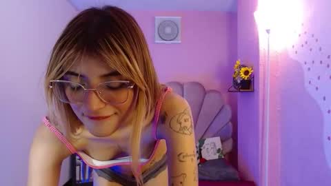 Mikka 3 online show from October 19, 2:11 pm