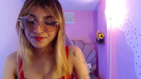 Mikka 3 online show from October 23, 1:34 pm