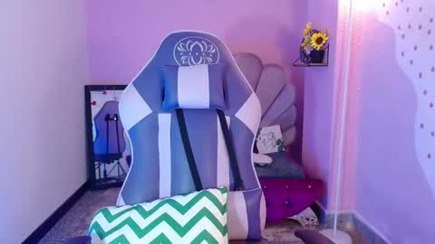 Mikka 3 online show from October 15, 1:34 pm